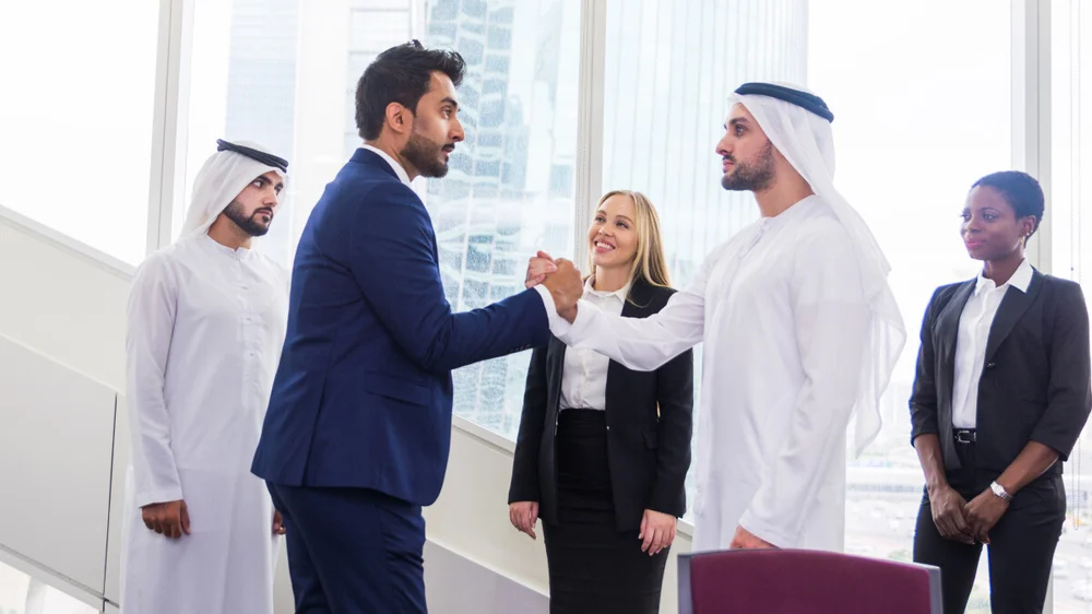 representation of cultural dos and don’ts in Dubai workplace etiquette